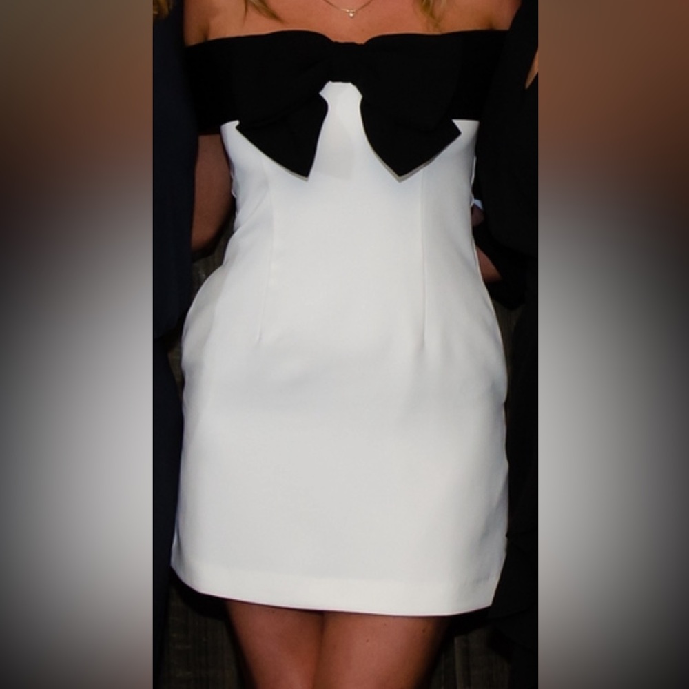 SELF PORTRAIT BOW DRESS 
WORN ONCE 
SIZE 4